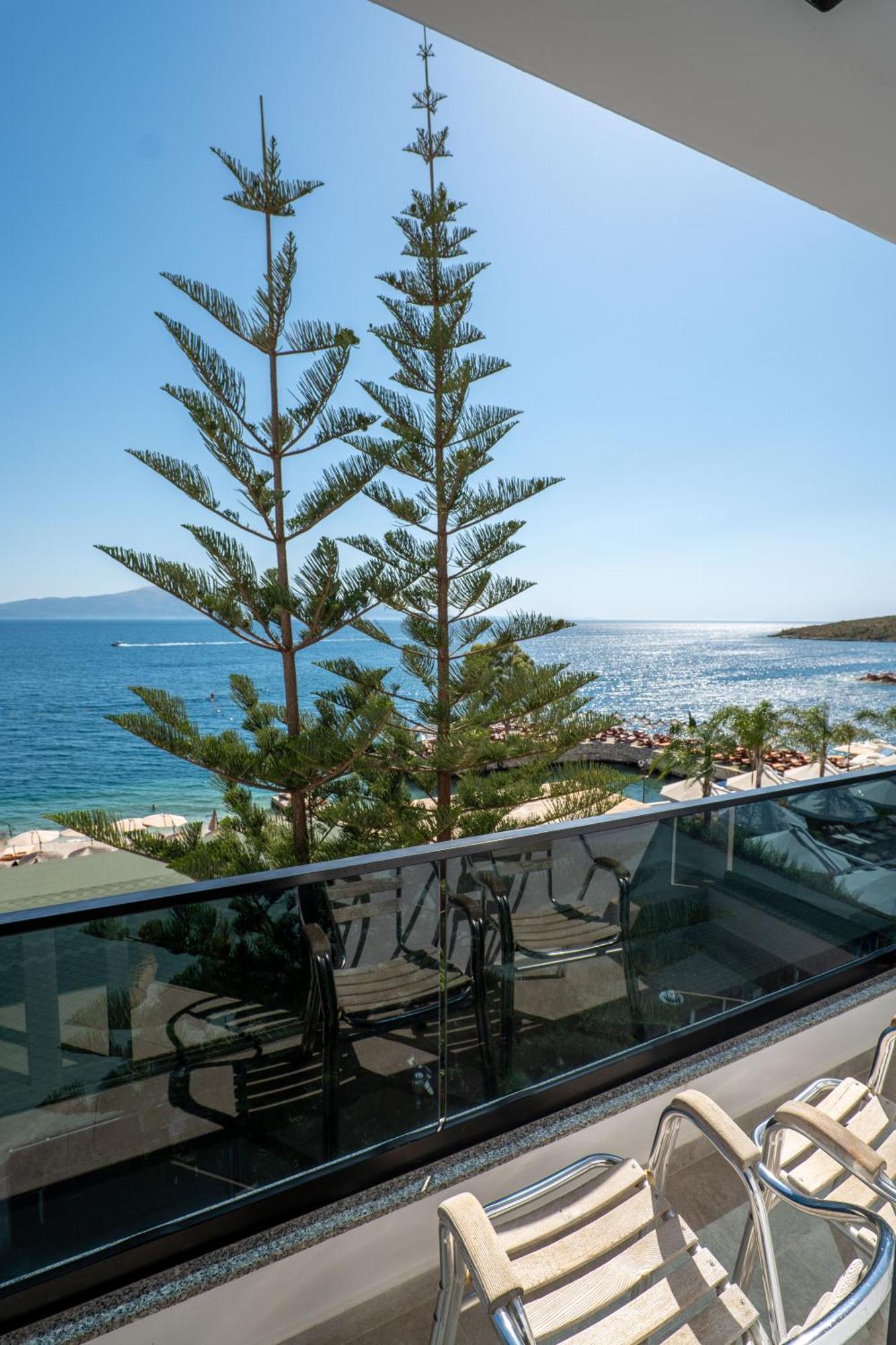 Hotel Kompleks Joni Sarandë Exterior foto